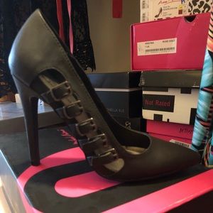 Michael Antonio Black Pumps, size 7.5